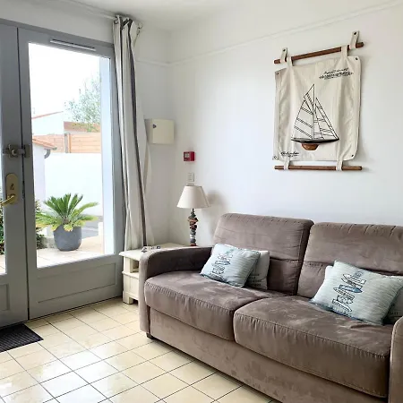 La Jolie Brise Dans Avec Piscine Apartment
