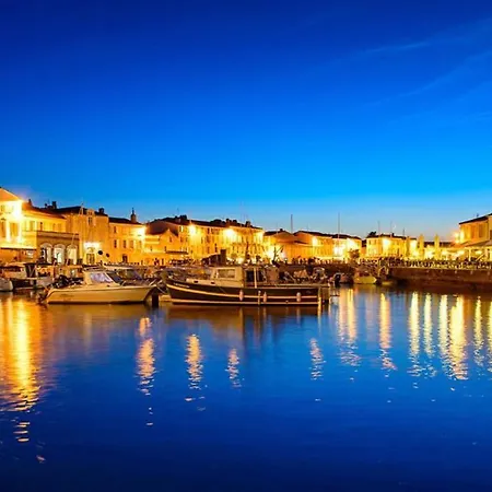 La Jolie Brise Dans Avec Piscine Apartment La Flotte