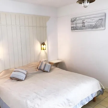 La Jolie Brise Dans Avec Piscine Apartment