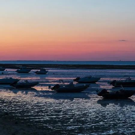 La Jolie Brise Dans Avec Piscine Lägenhet La Flotte